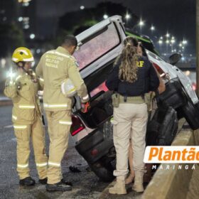 Fotos de Motorista fica ferido após perder o controle e subir em proteção de viaduto em Maringá