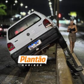 Fotos de Motorista fica ferido após perder o controle e subir em proteção de viaduto em Maringá