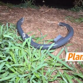 Mulher fica presa às ferragens após van bater na traseira de caminhão na BR-376 Foto 6 Fotos de Mulher fica presa às ferragens após van bater na traseira de caminhão na BR-376