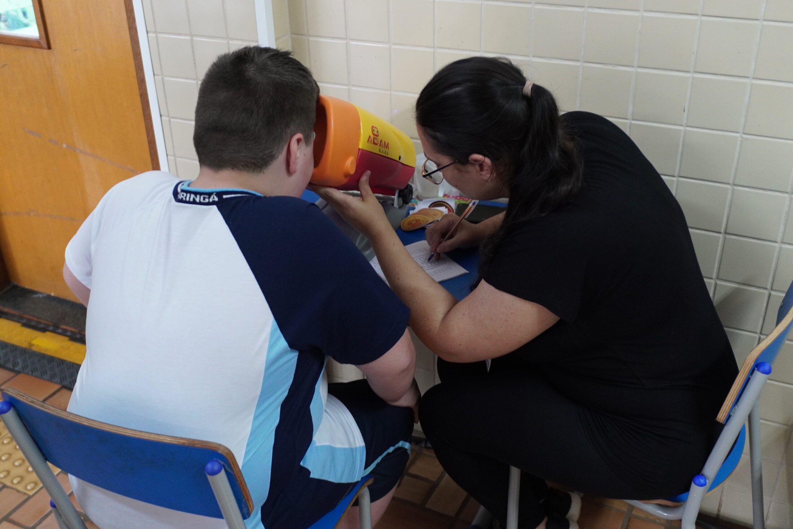 Fotos de Prefeitura do Município de Maringá - Ver melhor para aprender mais: em seis dias, programa da Prefeitura ‘Olhando para o Futuro’ já atendeu 388 crianças