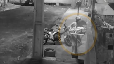 Fotos de ROMU evita feminicídio após homem invadir casa da namorada com machado em Sarandi