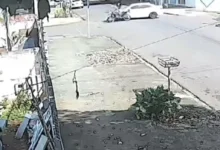 Fotos de Vídeo flagra batida violenta entre moto e carro após avanço de preferencial em Maringá