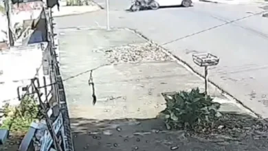 Fotos de Vídeo flagra batida violenta entre moto e carro após avanço de preferencial em Maringá