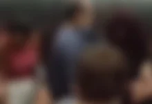 Fotos de Vídeo mostra ao menos 10 pessoas presas em elevador de hospital em Maringá