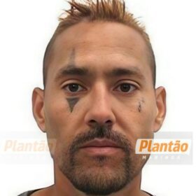 Fotos de Vítima teria provocado autor antes de ser morta a facadas dentro de ônibus em Maringá