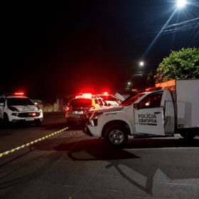 Fotos de Guerra entre criminosos acaba com dois mortos e uma mulher gravemente ferida