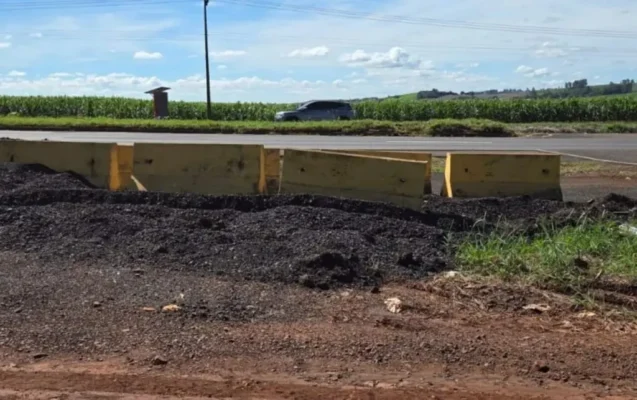 Fotos de Após decisão da Justiça, concessionária fecha estrada usada para desviar pedágio na BR-376, em Marialva; vídeo