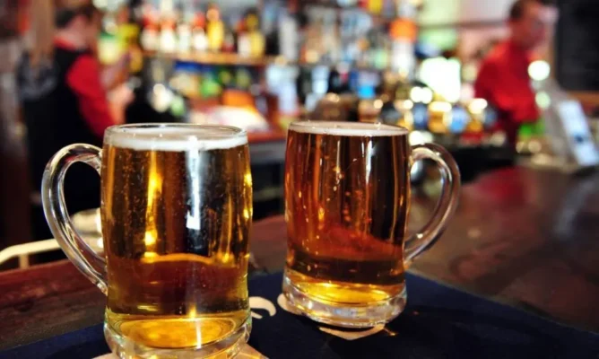 Fotos de Bar em Maringá é proibido pela Justiça de realizar eventos com som alto e pode receber multa de R$ 50 mil; entenda