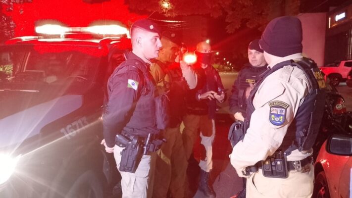 Fotos de Briga generalizada em casa noturna termina com segurança baleado na região