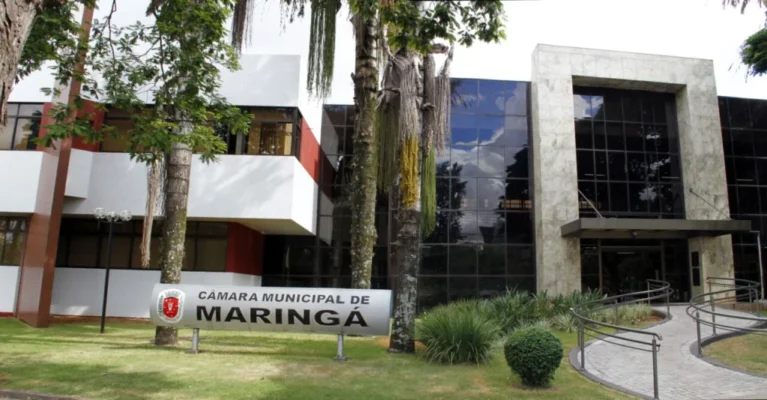 Fotos de Câmara de Maringá suspende expediente de três dias para troca do transformador de energia