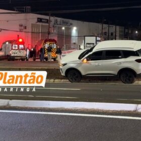 Fotos de Carro fica sobre bloco de concreto após acidente na Avenida Colombo em Maringá