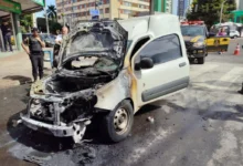 Fotos de Carro pega fogo e interdita via no centro de Maringá
