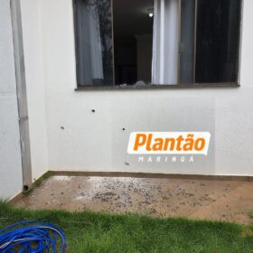 Fotos de Casa é alvo de oito tiros no Jardim Imperial em Maringá; casal e criança no imóvel 