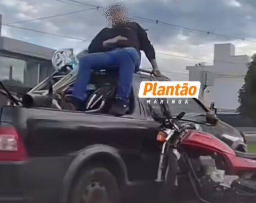 Cena impressionante: Motociclista vai parar em cima de carro após colisão em cruzamento de Maringá Foto 1 Fotos de Cena impressionante: Motociclista vai parar em cima de carro após colisão em cruzamento de Maringá
