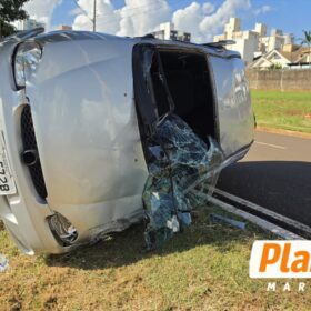 Fotos de Colisão violenta mobiliza equipes de resgate na Avenida Guedner, em Maringá