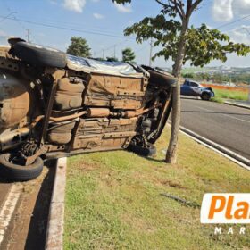 Fotos de Colisão violenta mobiliza equipes de resgate na Avenida Guedner, em Maringá