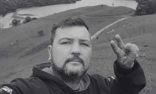 Dono de borracharia é morto com mais de 15 tiros no Paraná Foto 1 Fotos de Dono de borracharia é morto com mais de 15 tiros no Paraná