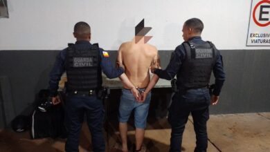 Fotos de *GCM de Maringá detém homem por descumprimento de medida protetiva após ocorrência atípica em unidade de saúde*