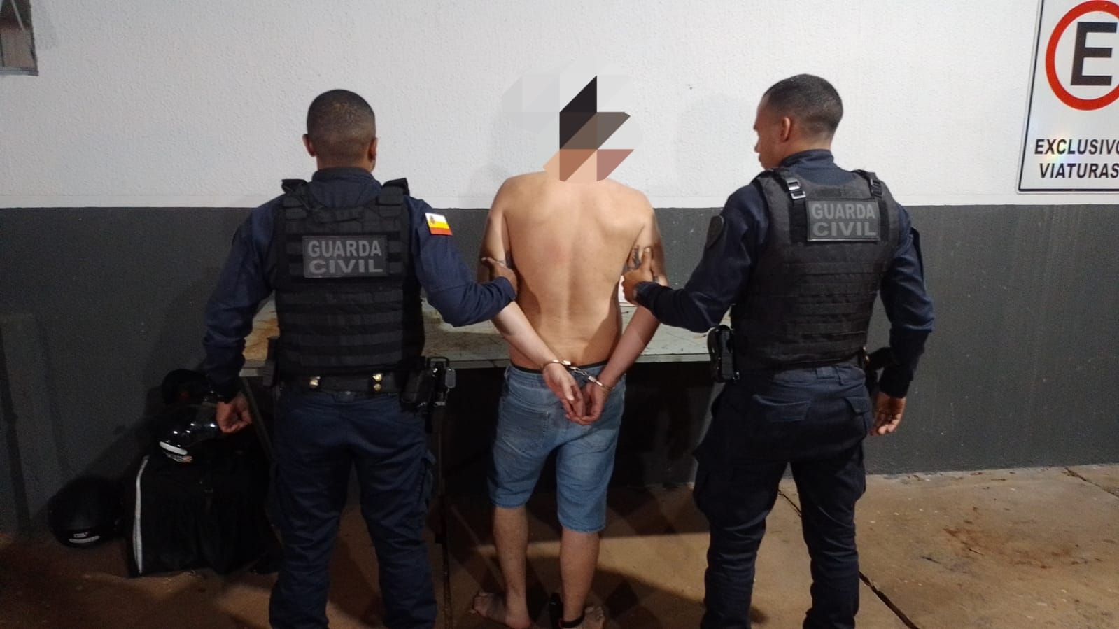 Fotos de *GCM de Maringá detém homem por descumprimento de medida protetiva após ocorrência atípica em unidade de saúde*