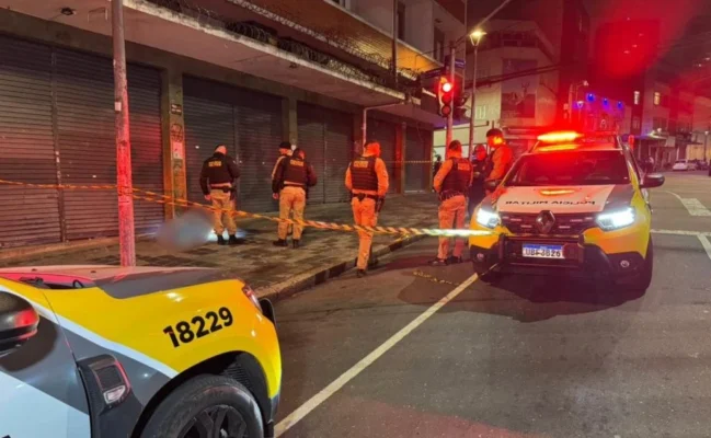 Homem é executado com tiros no rosto no PR e mais de 20 disparos são encontrados no local Foto 1 Fotos de Homem é executado com tiros no rosto no PR e mais de 20 disparos são encontrados no local