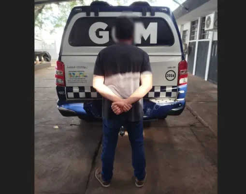 Homem espalha álcool pela casa e acaba preso por tentativa de feminicídio em Maringá Foto 1 Fotos de Homem espalha álcool pela casa e acaba preso por tentativa de feminicídio em Maringá