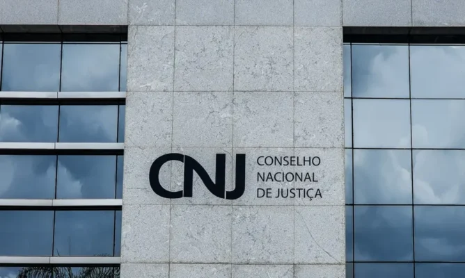 Fotos de Justiça autoriza e Caixa, BB, Itaú, Nubank e XP já podem bloquear dinheiro de devedores em horas