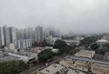 Fotos de Massa de ar frio avança e temperaturas caem no Paraná; veja a previsão para Maringá