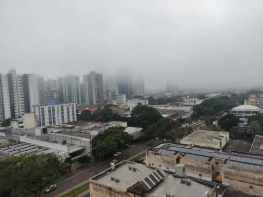 Fotos de Massa de ar frio avança e temperaturas caem no Paraná; veja a previsão para Maringá