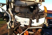 Fotos de Motorista fica preso às ferragens em acidente na PR-317 e é levado em estado grave ao HU de Maringá