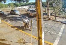 Fotos de Motorista invade contramão, sobe na calçada e causa confusão no trânsito maringaense