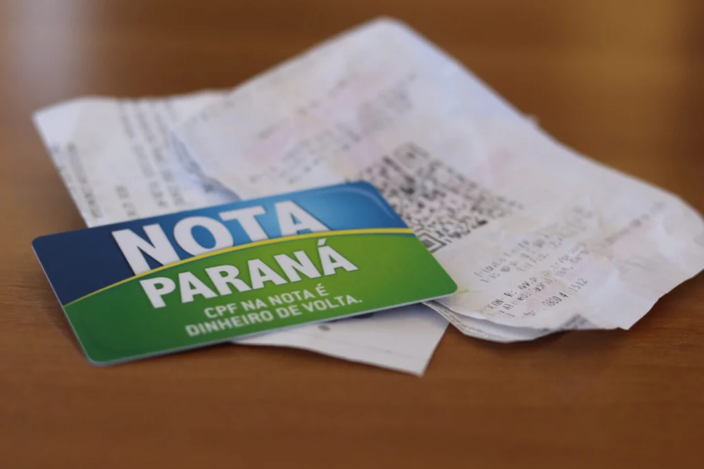 Nota Paraná: 16 moradores de Maringá e região são premiados com R$ 1 mil; veja os bairros Foto 1 Fotos de Nota Paraná: 16 moradores de Maringá e região são premiados com R$ 1 mil; veja os bairros