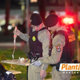 Policiais e socorristas do Corpo de Bombeiros e Samu salvam homem em Maringá Foto 5 Fotos de Policiais e socorristas do Corpo de Bombeiros e Samu salvam homem em Maringá