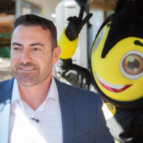 Prefeitura de Maringá inicia instalação de Wi-Fi gratuito em hortas comunitárias com parceria da Bless Internet Foto 3 Fotos de Prefeitura de Maringá inicia instalação de Wi-Fi gratuito em hortas comunitárias com parceria da Bless Internet
