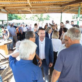 Prefeitura de Maringá inicia instalação de Wi-Fi gratuito em hortas comunitárias com parceria da Bless Internet Foto 4 Fotos de Prefeitura de Maringá inicia instalação de Wi-Fi gratuito em hortas comunitárias com parceria da Bless Internet
