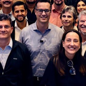 Sergio Moro, Delegado Jacovós, Deltan Dallagnol e Filipe Barros participam de encontro político em Maringá Foto 5 Fotos de Sergio Moro, Delegado Jacovós, Deltan Dallagnol e Filipe Barros participam de encontro político em Maringá