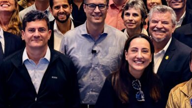 Fotos de Sergio Moro, Delegado Jacovós, Deltan Dallagnol e Filipe Barros participam de encontro político em Maringá