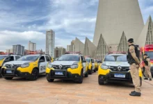 Fotos de Veja como foi a entrega das 75 viaturas policiais em Maringá