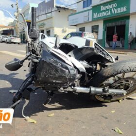 Fotos de Motorista avança preferencial e provoca grave acidente entre carro e moto, em Maringá