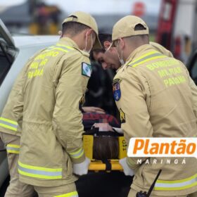 Fotos de Carro bate contra poste e deixa duas crianças e uma mulher feridas em Maringá