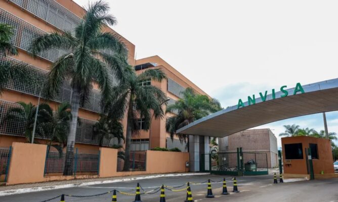 Fotos de Anvisa proíbe suplemento irregular e suspende lotes de creatina