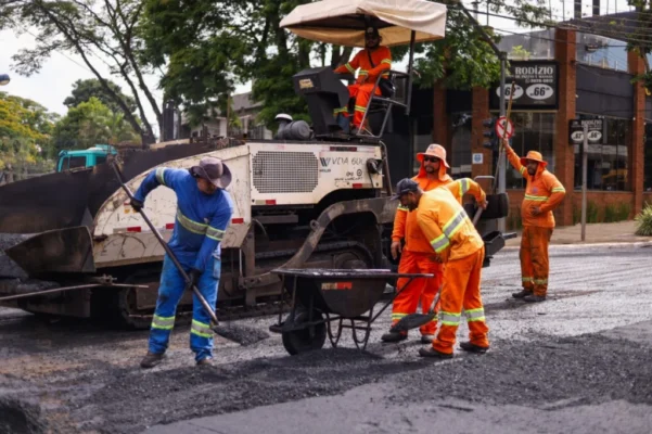 Avenida importante de Maringá tem interdição total para recapeamento; veja o trecho bloqueado e rotas alternativas Foto 1 Fotos de Avenida importante de Maringá tem interdição total para recapeamento; veja o trecho bloqueado e rotas alternativas
