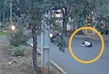 Fotos de Câmera de segurança flagra acidente que deixou dois motociclistas feridos em Maringá