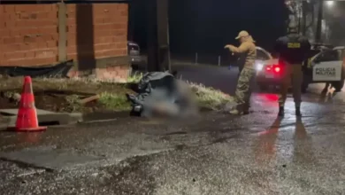 Fotos de Ciclista de 29 anos morre ao colidir contra poste