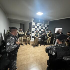 Fotos de DENARC e 32 Batalhao deflagram segunda fase da Operação Dama do Tráfico e prende três pessoas em flagrante