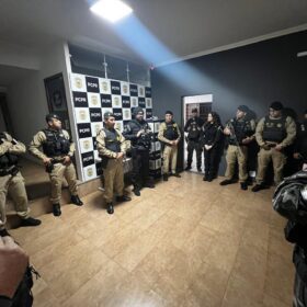Fotos de DENARC e 32 Batalhao deflagram segunda fase da Operação Dama do Tráfico e prende três pessoas em flagrante