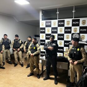 Fotos de DENARC e 32 Batalhao deflagram segunda fase da Operação Dama do Tráfico e prende três pessoas em flagrante