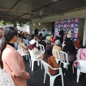 Fotos de Encontro com deputada federal Rosangela Moro destaca saúde, inclusão e políticas públicas