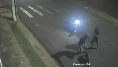 Fotos de Foragido acusado de tentativa de homicídio em Sarandi é preso escondido em Maringá; vídeo