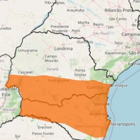 Fotos de Frente fria avança, tempo vira e põe 138 cidades do Paraná em alerta de tempestade; frio intenso volta nesta semana