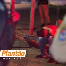 Fotos de Homem é agredido por populares após tentar roubar moto de entregador em Maringá